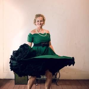 Meet your Posher, Dena